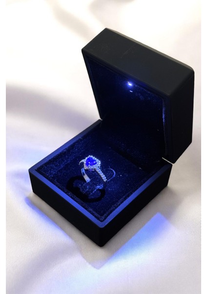 Işıklı Kutuda Çelik Mor Kalpli Parlak Ciddi Ilişki Yüzüğü Paslanmaz Kararmaz Sevgiliye Hediye