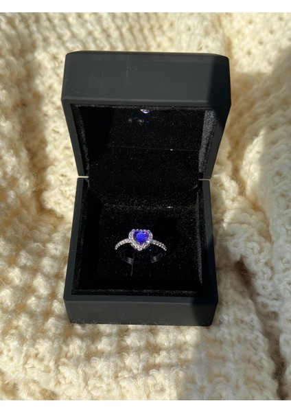 Işıklı Kutuda Çelik Mor Kalpli Parlak Ciddi Ilişki Yüzüğü Paslanmaz Kararmaz Sevgiliye Hediye indirimleri