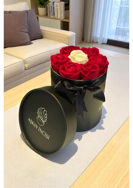 Sevgiliye Özel Hediye Gül Kutu Kırmızı Beyaz Hediyelik Çiçek Doğum Günü Sepeti Kız Arkadaşa Sevgili