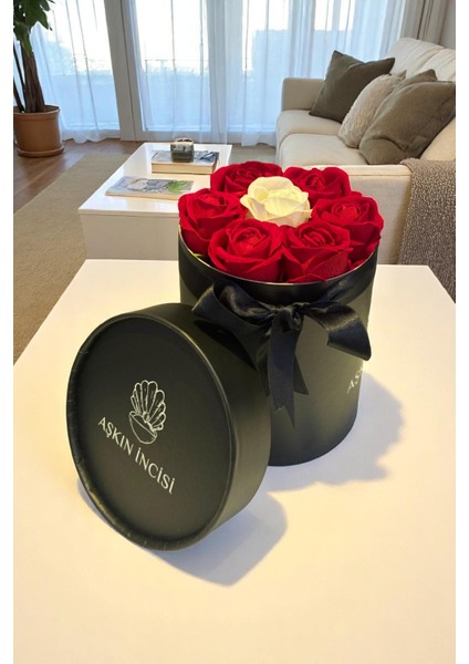 Sevgiliye Özel Hediye Gül Kutu Kırmızı Beyaz Hediyelik Çiçek Doğum Günü Sepeti Kız Arkadaşa Sevgili fırsatları