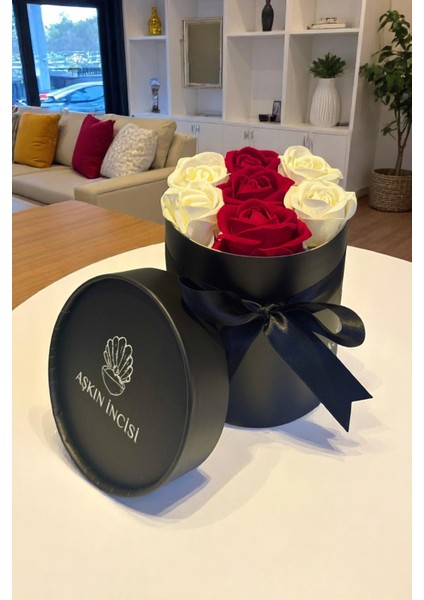 Sevgiliye Özel Hediye Gül Kutu Kırmızı Beyaz Hediyelik Çiçek Doğum Günü Sepeti Kız Arkadaşa Sevgili
