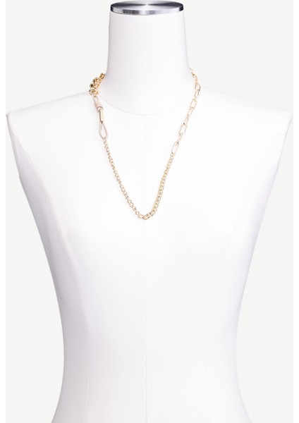 Zincir Detaylı Gold Kolye modelleri