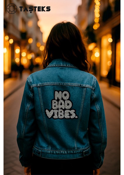 Taşlı Ütülenebilen Veya Sticker Olarak Kullanılabilen 'no Bad Vibes' Yazı Modeli modelleri