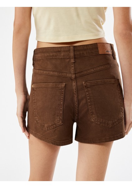 Pamuklu Taş Detaylı Düz Paça Denim Şort modelleri