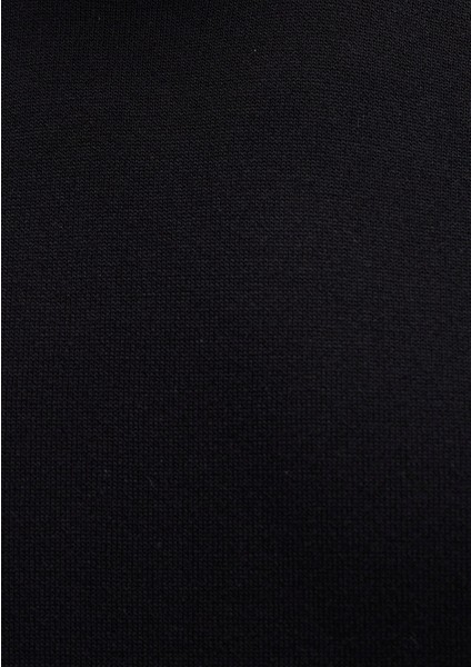 Kısa Kollu Siyah Triko Tişört 0710250-900