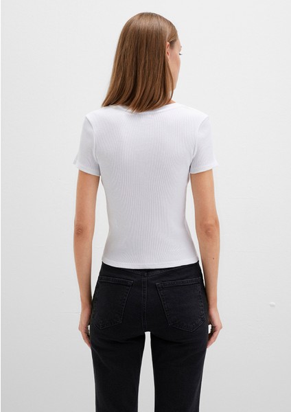 Beyaz Basic V Yaka Tişört 1601040-620