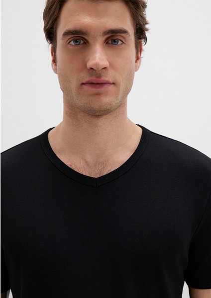 Ribana Detaylı V Yaka Siyah Tişört 063748-900