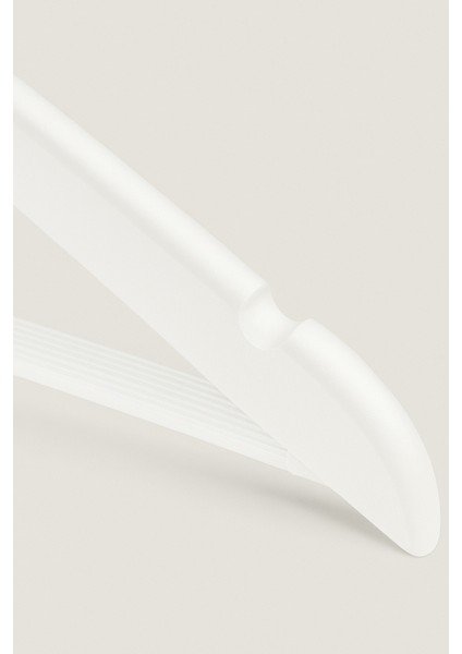 -Prado 12 Adet Ahşap Görünümlü Plastik Kalite Beyaz Stil Elbise Askısı modelleri