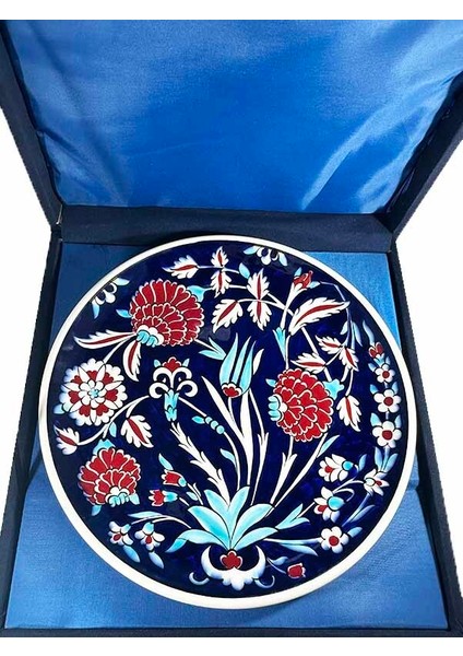 Nişan Hediyesi, Mavi Zeminli Lale ve Karanfil Desenli Iznik Çini Tabak modelleri