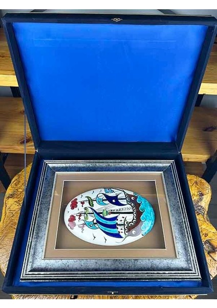 Yelken Açanlara Hediye – El Yapımı Kalyon Motifli Iznik Çini modelleri
