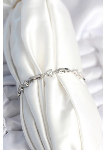 Pirinç Gümüş Renk Kalp Model Kadın Bileklik - TJ-BB7981 fiyatları