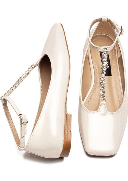 Kadın Taş Tokalı Parlak Babet Ayakkabı 2205 modelleri