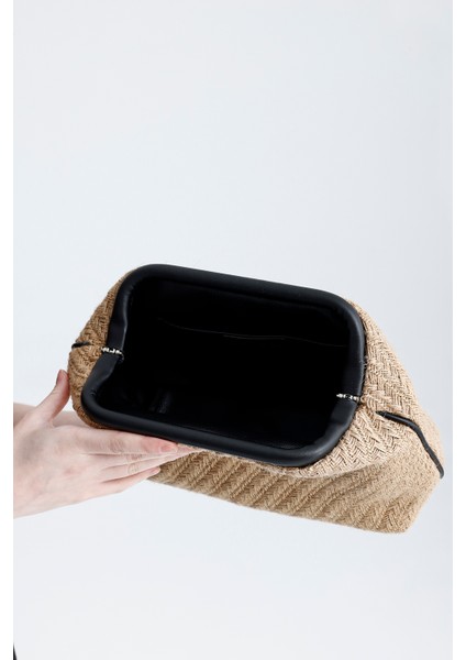 Kadın Siyah Deri Detaylı Balık Sırtı Örgü Jüt Clutch El Çantası