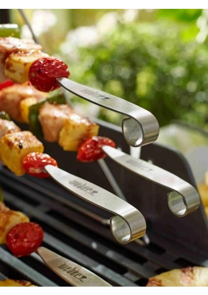 7618 Elevations Tiered Grilling System – Çok Katlı Izgara Rafı ve Şiş Seti (4 Adet Şiş + Raf; Elevations Uyumlu) fırsatları