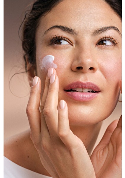 Anew Ultimate Krem Yaşlanma Karşıtı Etkisiyle Karma Ciltler İçin 50 ml