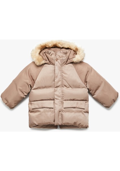 Uzun Kollu Cepli Peluş Detaylı Kapşonlu Şişme Mont