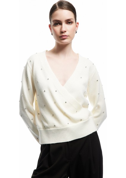 Uzun Kollu Kruvaze V Yaka Taşlı Triko Kazak