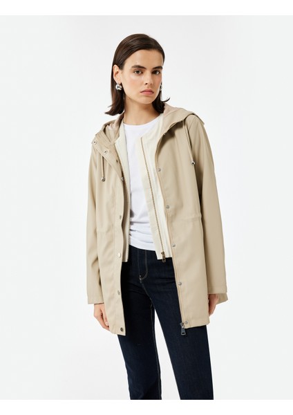 Cepli Beli Bağlamalı Uzun Kollu Fermuarlı Kapüşonlu Yağmurluk fiyatları