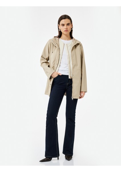 Cepli Beli Bağlamalı Uzun Kollu Fermuarlı Kapüşonlu Yağmurluk modelleri