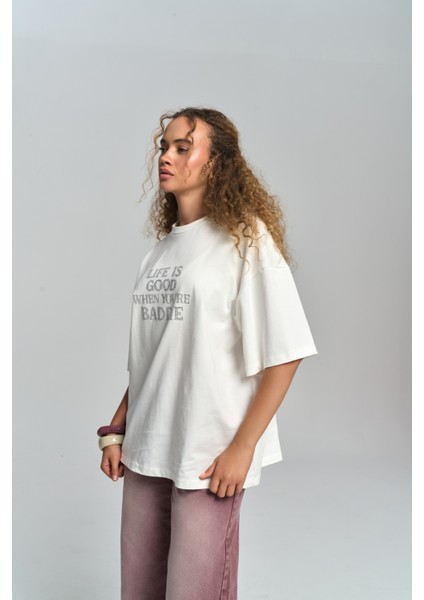 Baddie Oversize Beyaz T-Shirt fırsatları