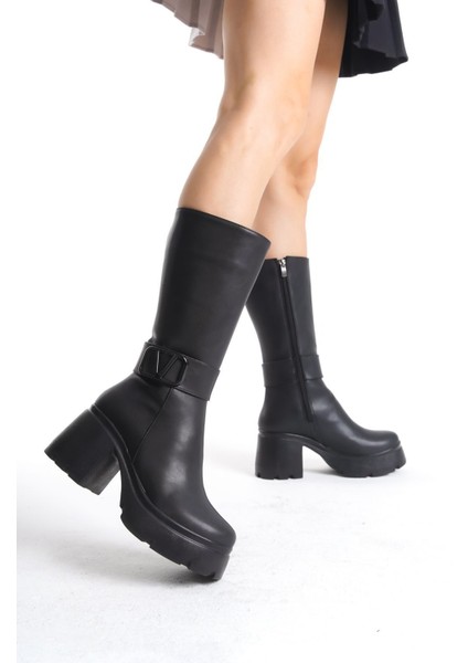 Yandan Fermuarlı V Logo Detaylı Yüksek Rahat Topuklu Kadın Siyah Kısa Çizme