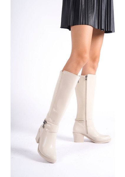 Krem Deri Görünümlü Arkası Streç Esnek Kalın Orta Yüksek Topuklu Toka Detaylı Fermuarlı Uzun Çizme