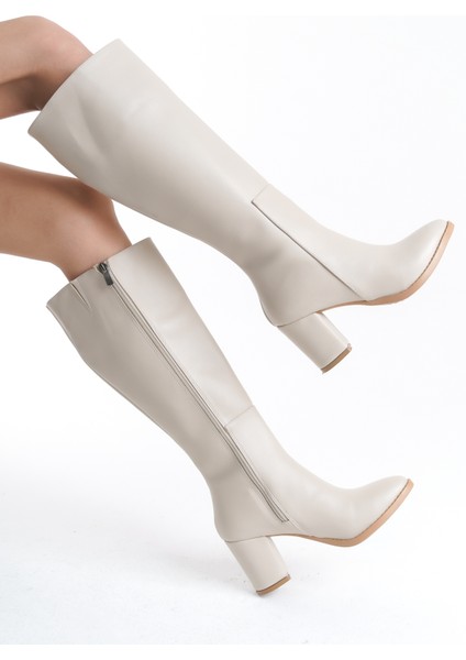 Kadın Krem Deri Görünümlü Topuklu Fermuarlı Uzun Çizme 7 cm Topuklu Şık Tasarım
