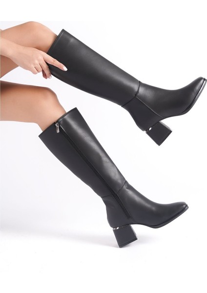 Kadın Siyah Topuklu Deri Görünümlü Uzun Çizme Parlak Detaylı Fermuarlı Diz Altı