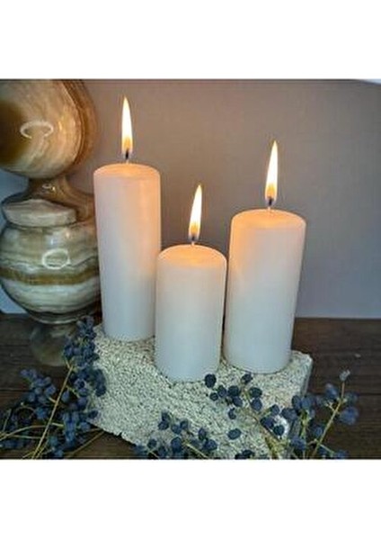 Dekoratif Kozalak Mum Kokusuz Parafin Malzeme 11 cm Yükseklik 7 cm Çap