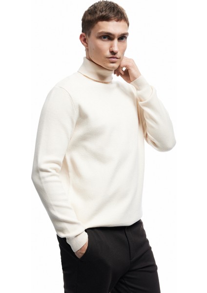 Uzun Kollu Basic Boğazlı Triko Kazak