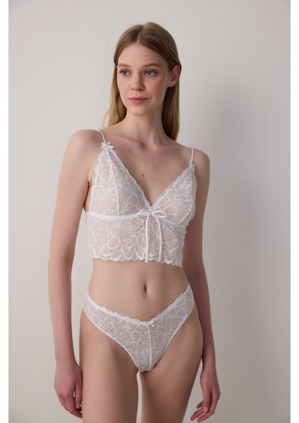 Kırık Beyaz Aksesuarlı Çiçekli Dantelli Crop Bralet