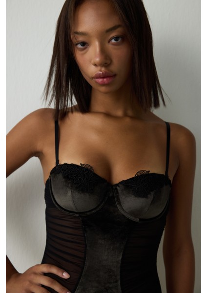 Siyah Balenli Kaplı Kadife Tanga Bodysuit fiyatları