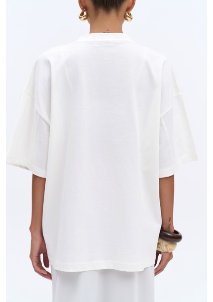 Chocolate Oversize Beyaz T-Shirt fırsatları