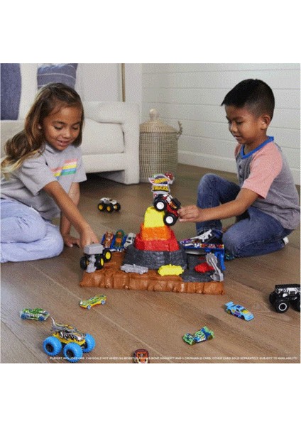 Nessiworld HNB96 Monster Trucks Muhteşem Çarpışma Arenası modelleri