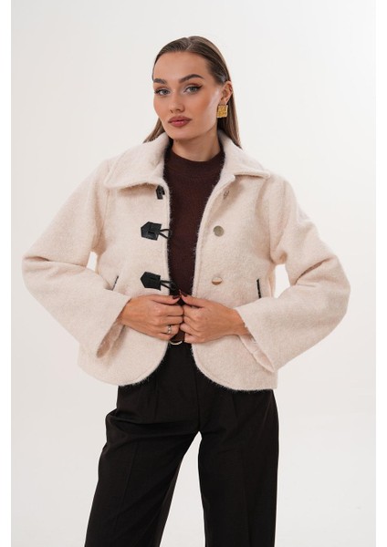 Deri Biyeli Floto Cepli Tokalı Krem Ceket SRP1091