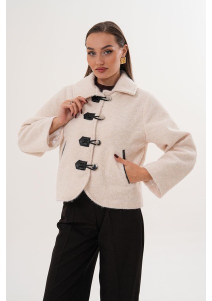 Deri Biyeli Floto Cepli Tokalı Krem Ceket SRP1091 modelleri