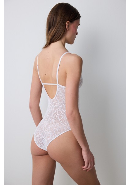 Kırık Beyaz Çiçekli Dantel Aksesuar Detaylı Balensiz Gelin Bodysuit