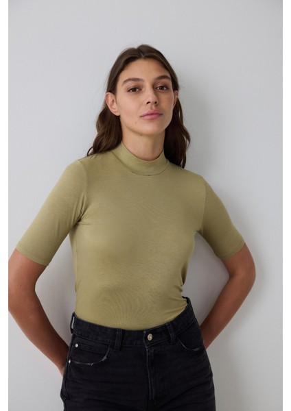 Haki Yarım Balıkçı Yaka 3/4 Kollu Slim Fit Üst