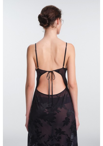 Siyah Amara Çiçek Desenli Ayarlanabilir Askılı Uzun Gecelik