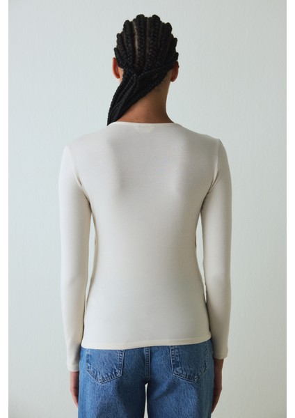 Bej Bisiklet Yaka Slim Fit Uzun Kollu Üst