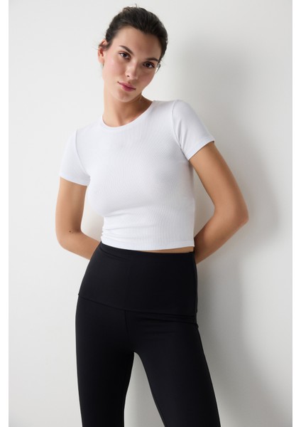 Beyaz Bisiklet Yaka Slim Fit Tişört