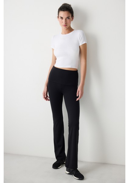 Beyaz Bisiklet Yaka Slim Fit Tişört