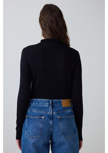 Siyah Yarım Balıkçı Yaka Slim Fit Uzun Kollu Triko