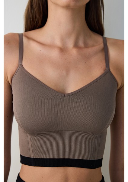 Haki Seamless Dikişsiz Çapraz Askılı Spor Sütyeni
