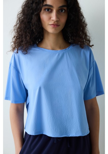 Mavi Sırt Detaylı Tişört