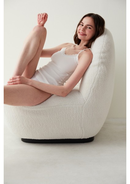 Beyaz Ince Askılı Dantel Detaylı Atlet