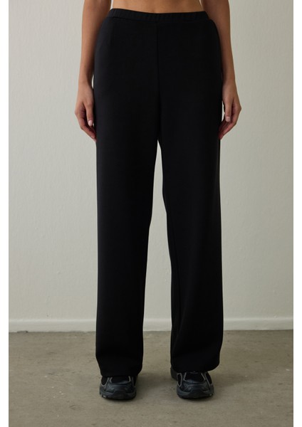 Siyah Silky Feel Bol Kesim Loose Eşofman Altı