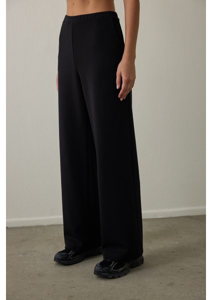 Siyah Silky Feel Bol Kesim Loose Eşofman Altı