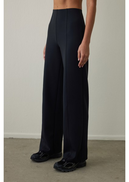 Siyah Yüksek Bel Toparlayıcı Etkili Düz Paça Pantolon