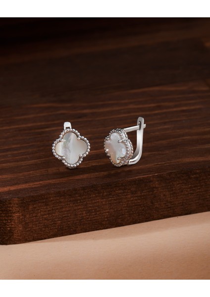 925 Ayar Beyaz Sedef Taşlı Rodyum Yonca Gümüş Küpe